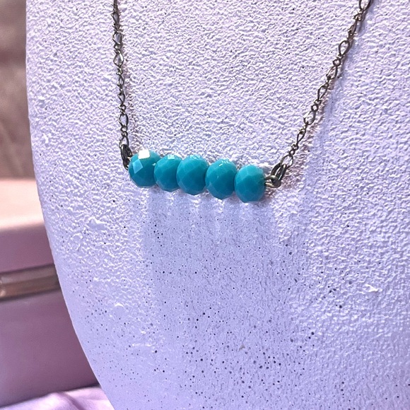 Silver tone teal bead necklace - Picture 2 of 3